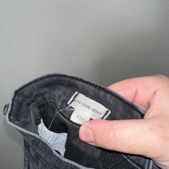 Madewell Cali Demi-Boot Jeans Black Petite 25P Mid Rise Stretch Denim Raw Hem - Picture 4 of 8